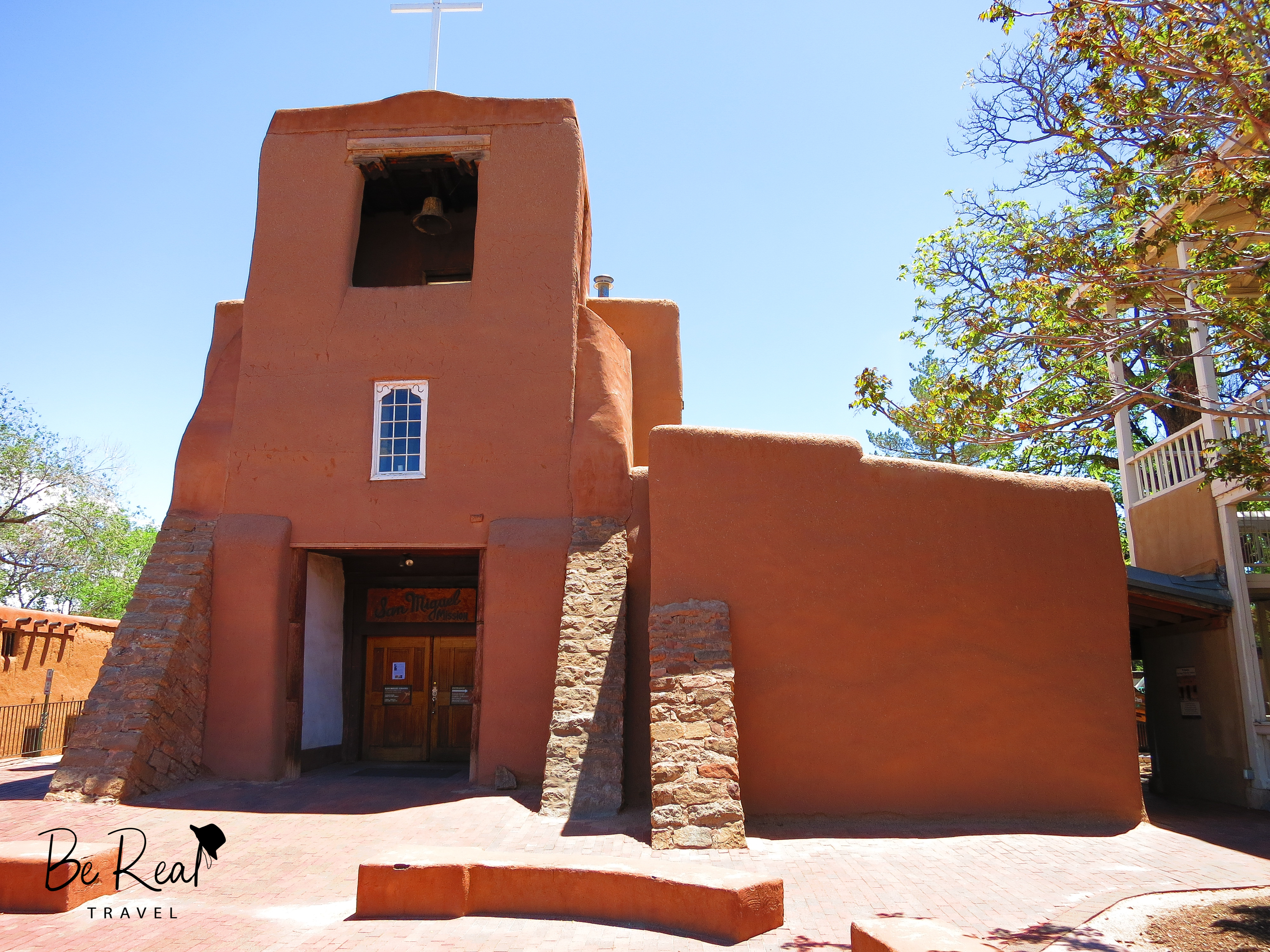 The San Miguel Mission appears to have been built with an old-school mud-based architecture style in Santa Fe, New Mexico